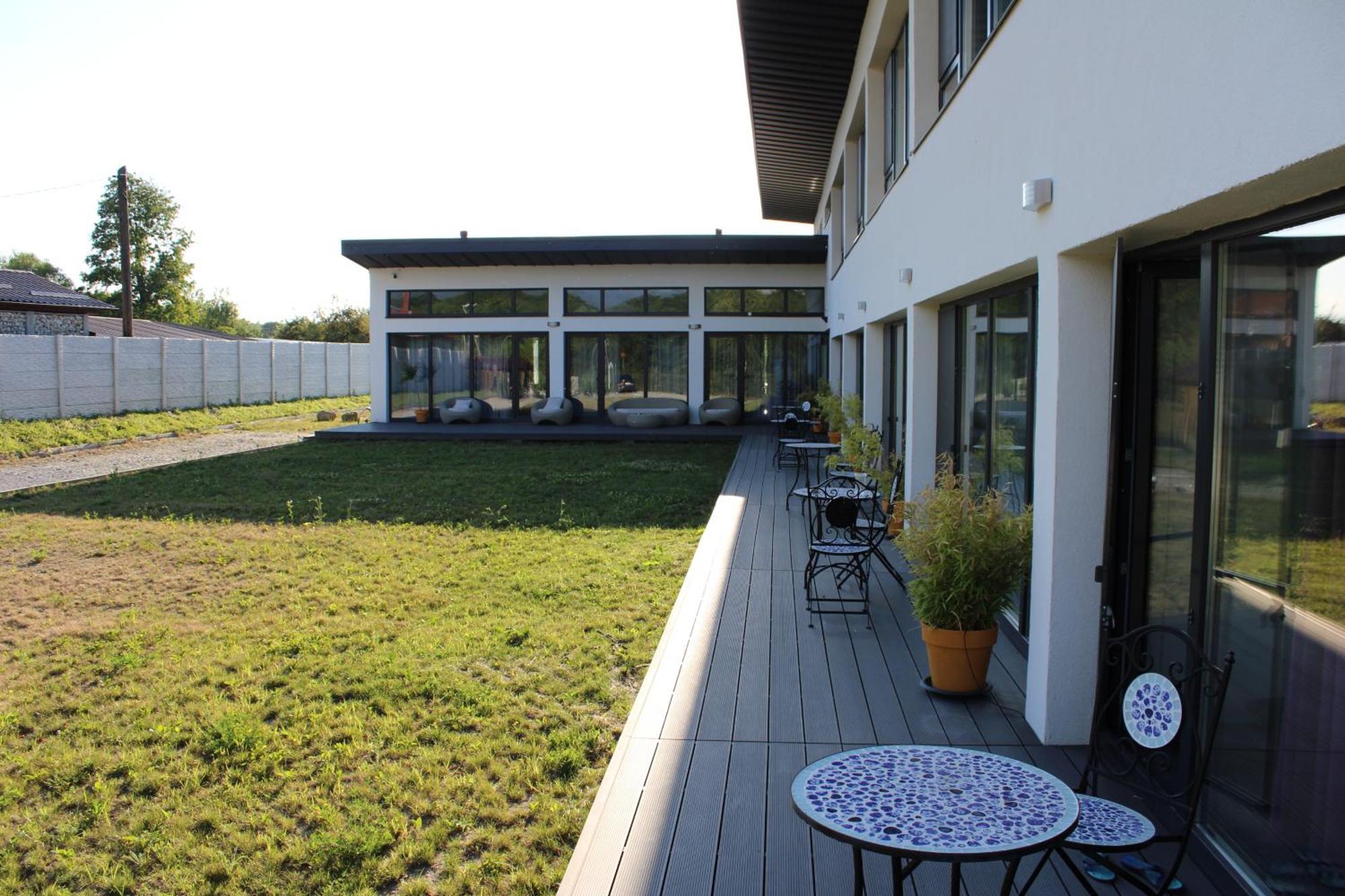 Jai Giridhari Villa Avrig Eksteriør bilde